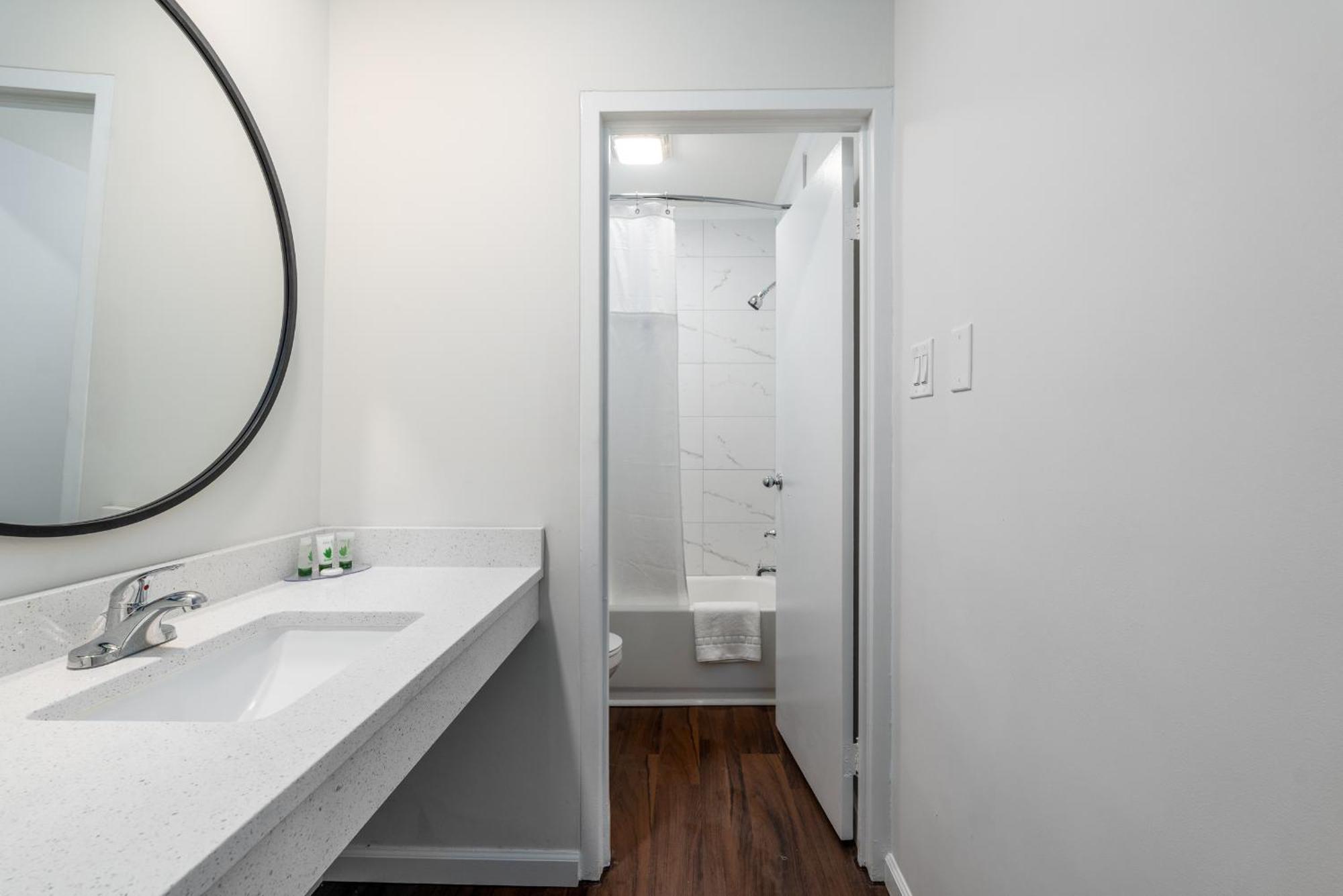 Crewe Boutique Inn מראה חיצוני תמונה
