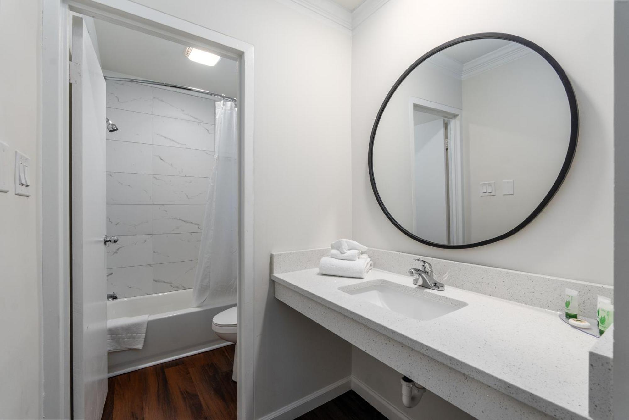 Crewe Boutique Inn מראה חיצוני תמונה